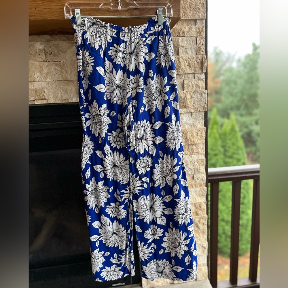 🄰🄱🄾🅄🄽🄳 Flowy Floral Casual Pants / Pool / Beach